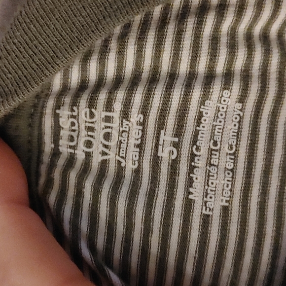 Carter's 5T Dinosaur set - Picture 3 of 3